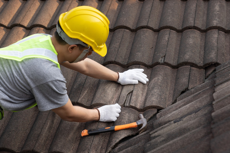 How to Find an Affordable Roof Contractor Near Me